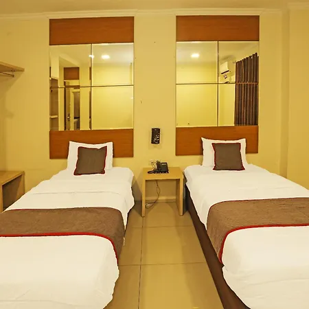 Super Oyo Townhouse Oak Hotel Fiducia Serpong Exterior photo