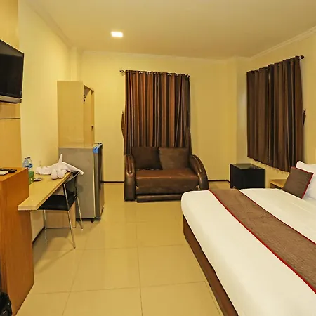 Super Oyo Townhouse Oak Hotel Fiducia Serpong Exterior photo