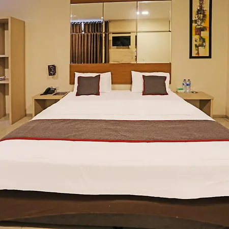 Super Oyo Townhouse Oak Hotel Fiducia Serpong Exterior photo
