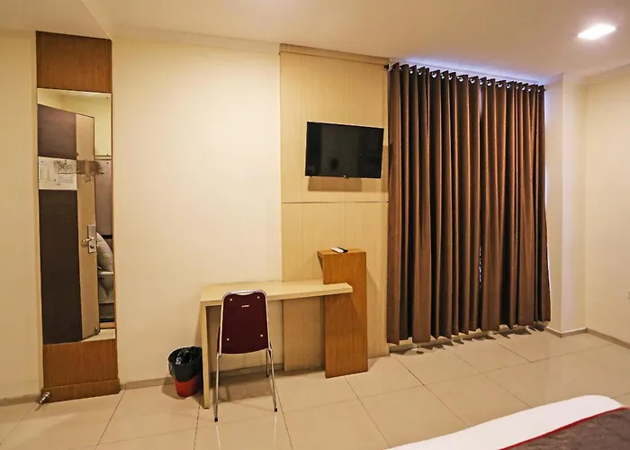 Super Oyo Townhouse Oak Hotel Fiducia Serpong