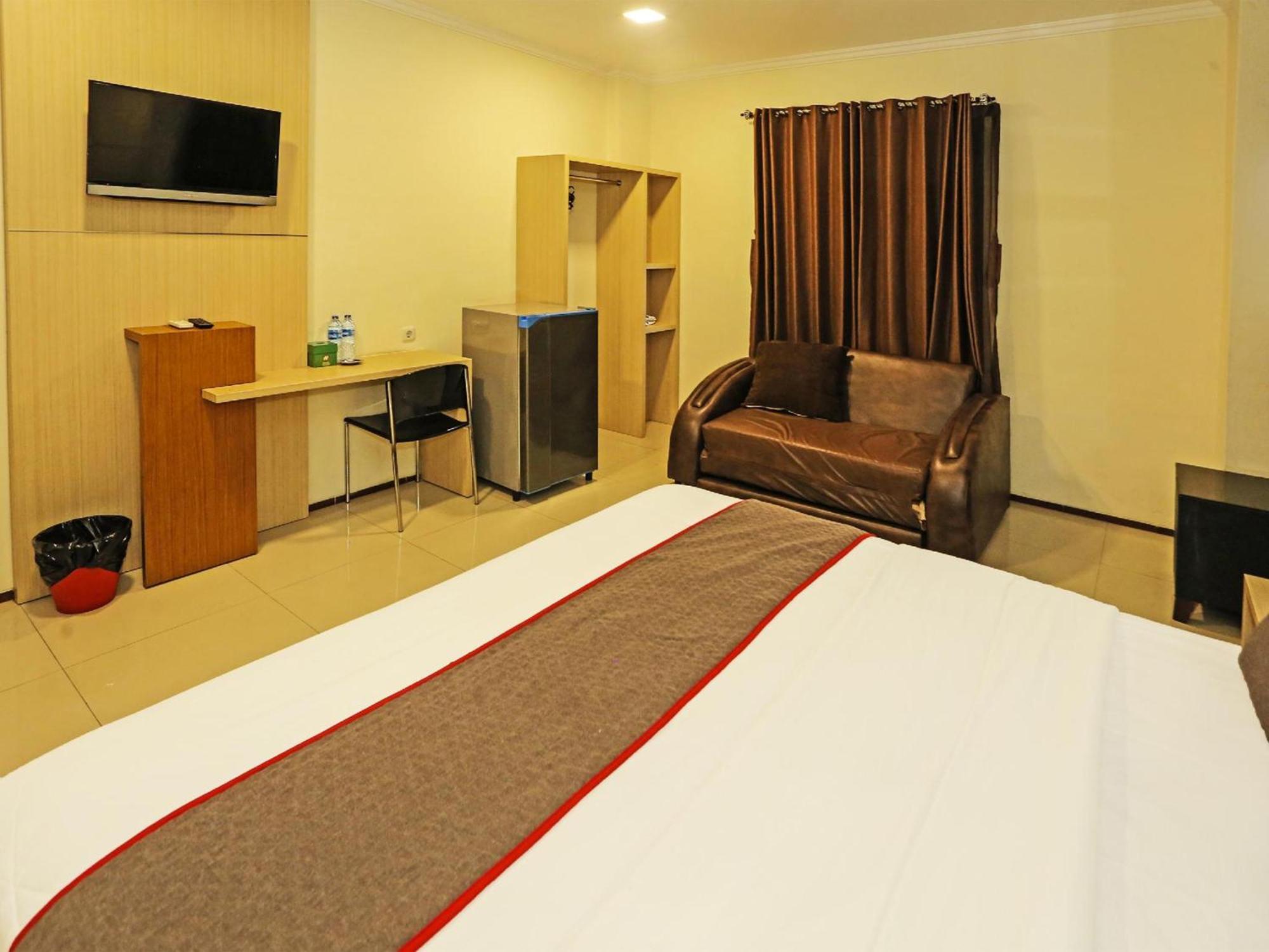 Hotel Super Oyo Townhouse Oak Fiducia Serpong