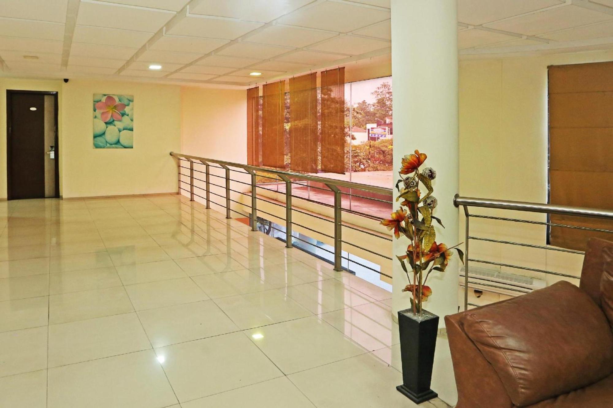 Super Oyo Townhouse Oak Fiducia 3*