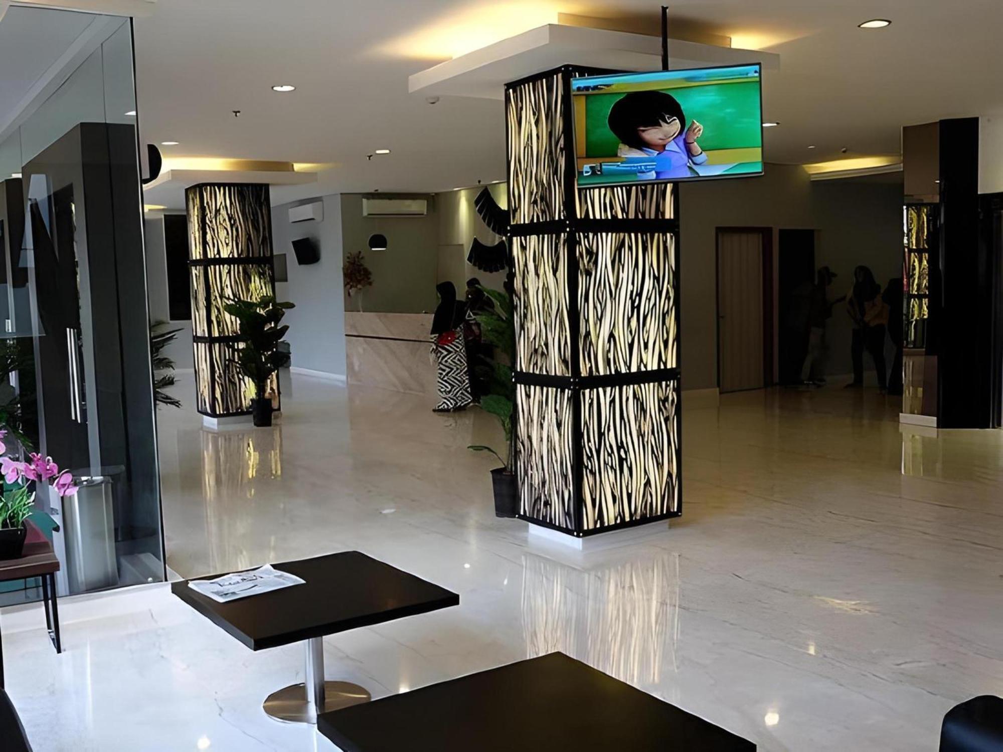 Super Oyo Townhouse Oak Fiducia Hotel