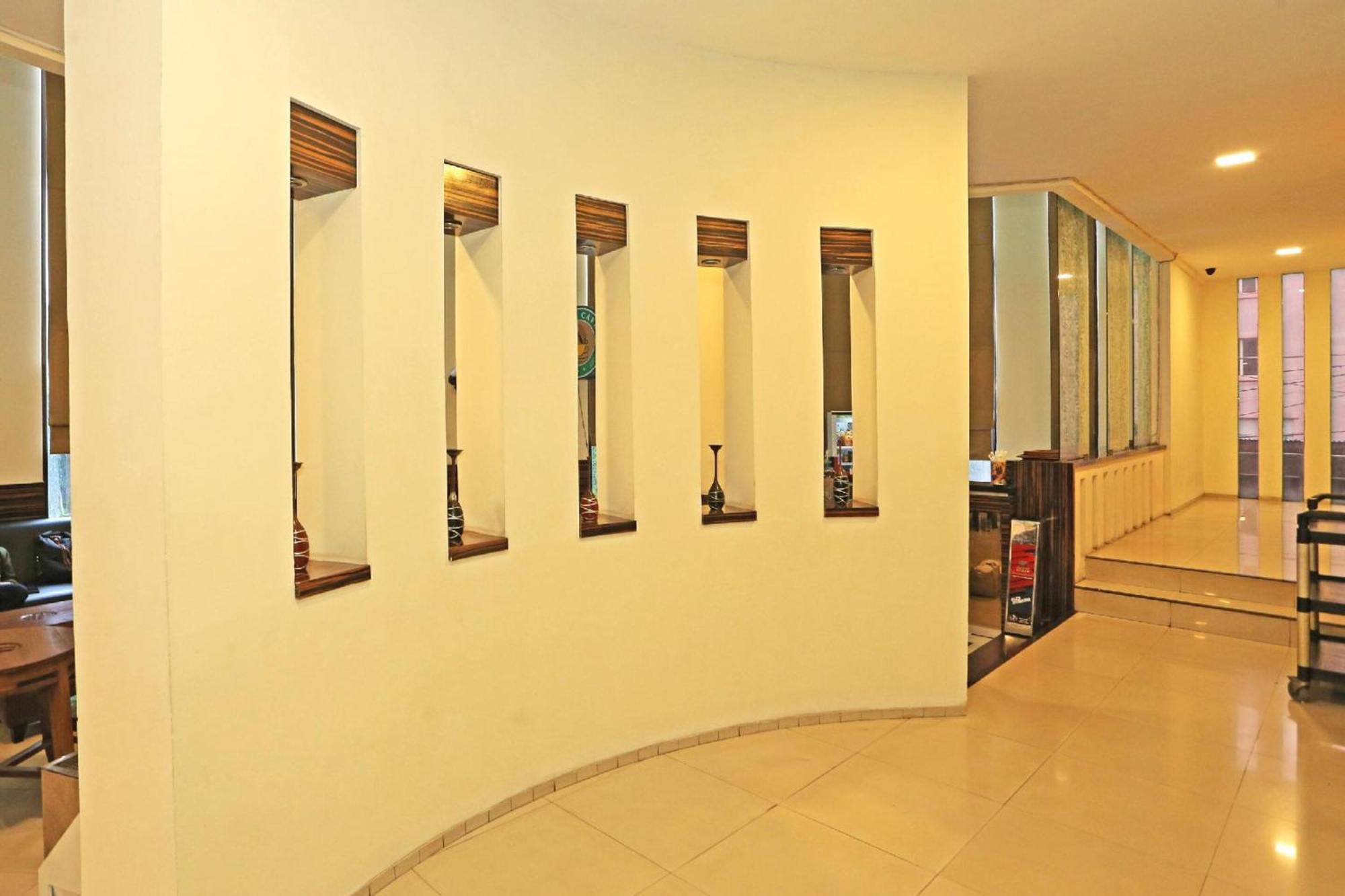 Hotel Super Oyo Townhouse Oak Fiducia Serpong