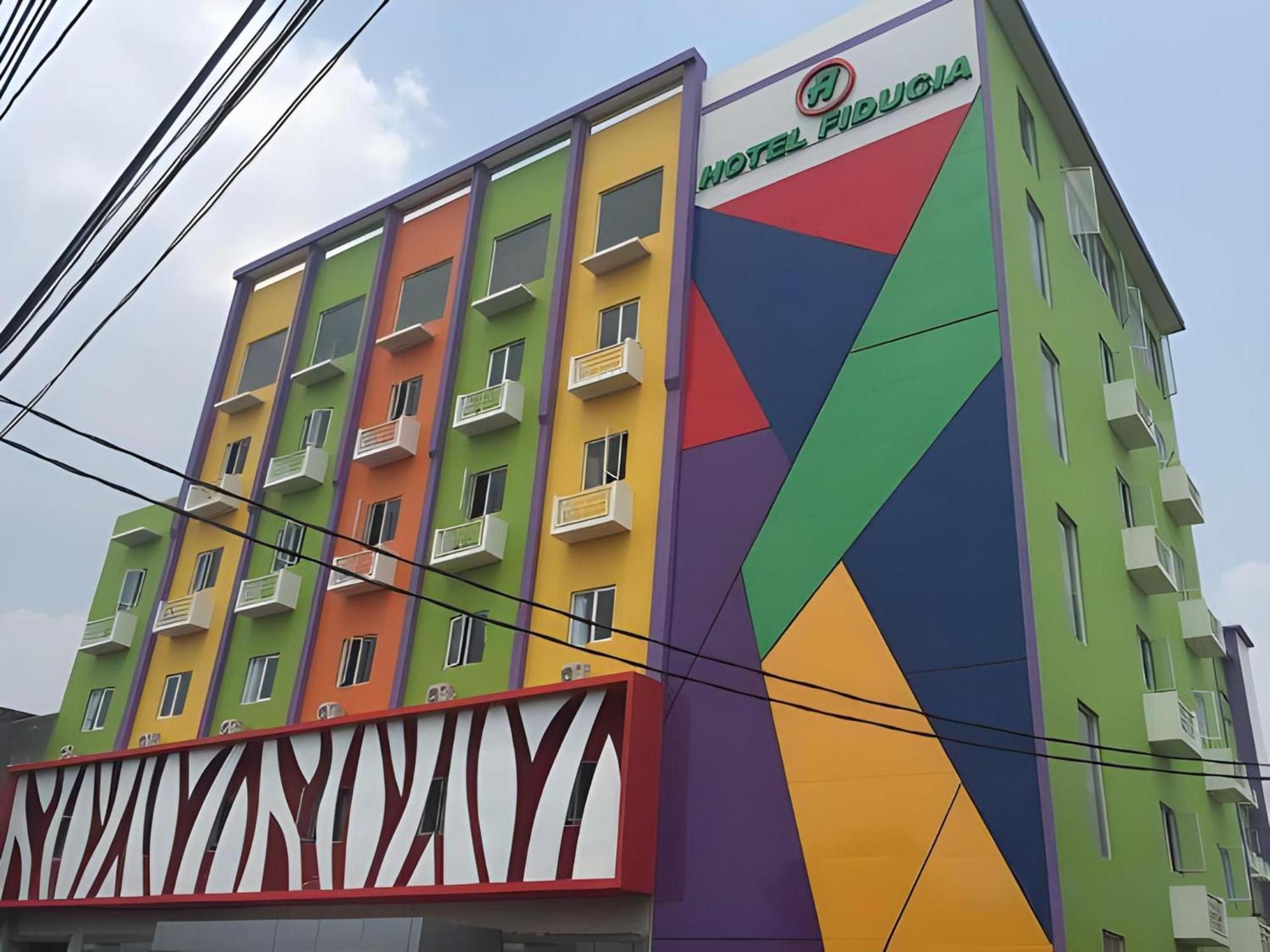 Hotel Super Oyo Townhouse Oak Fiducia Serpong