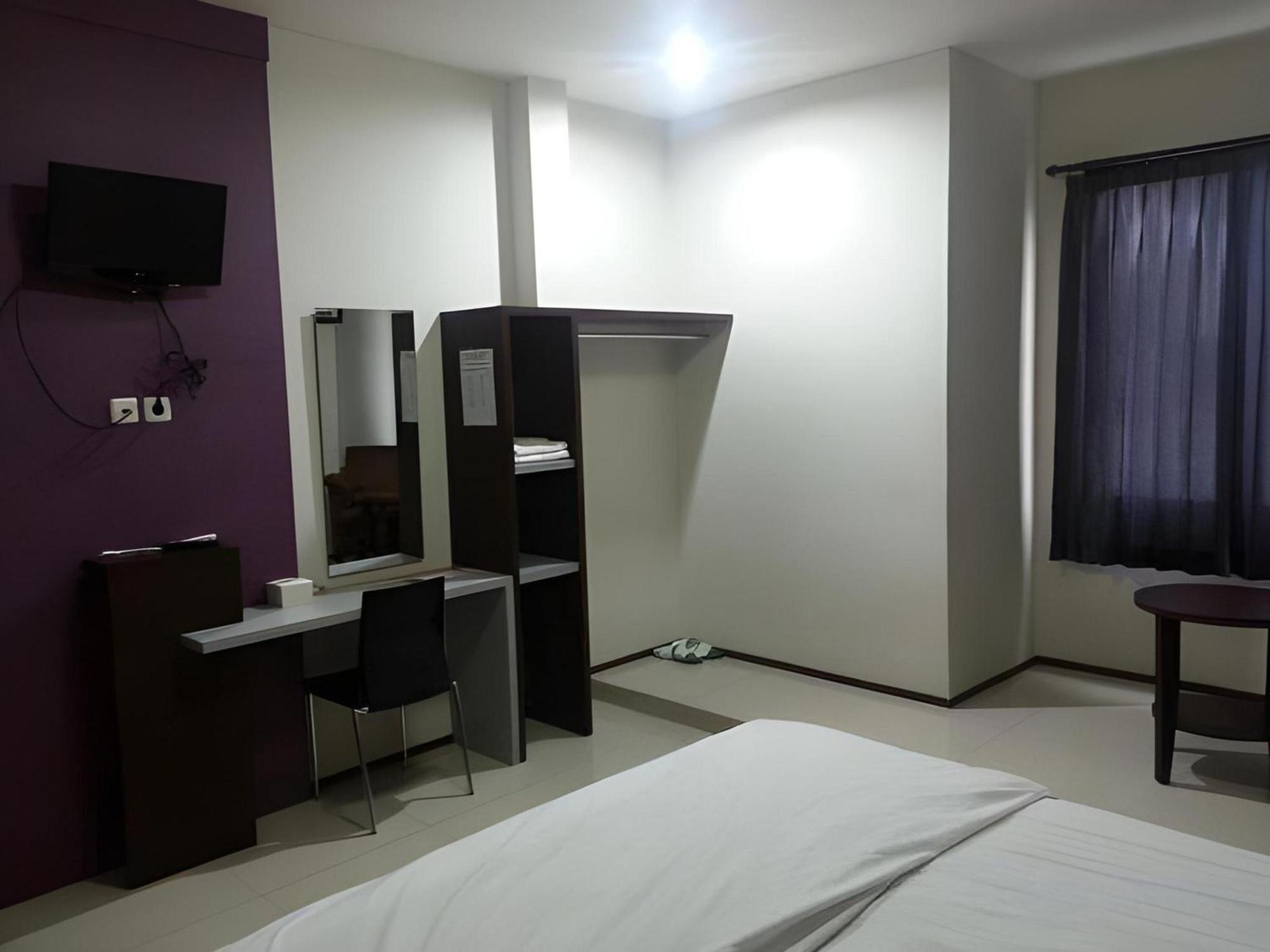 Super Oyo Townhouse Oak Fiducia Serpong
