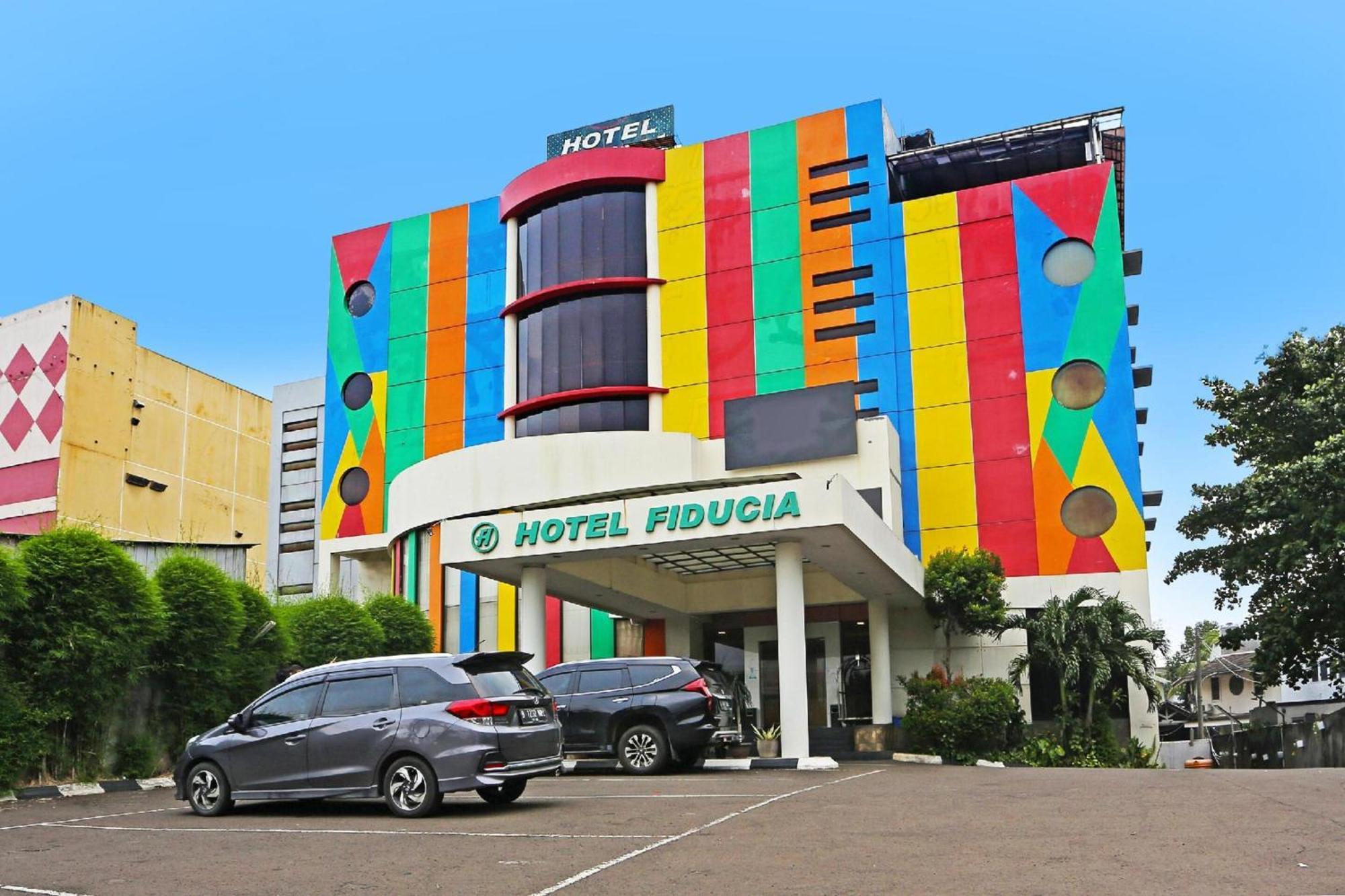 Super Oyo Townhouse Oak Fiducia Hotel