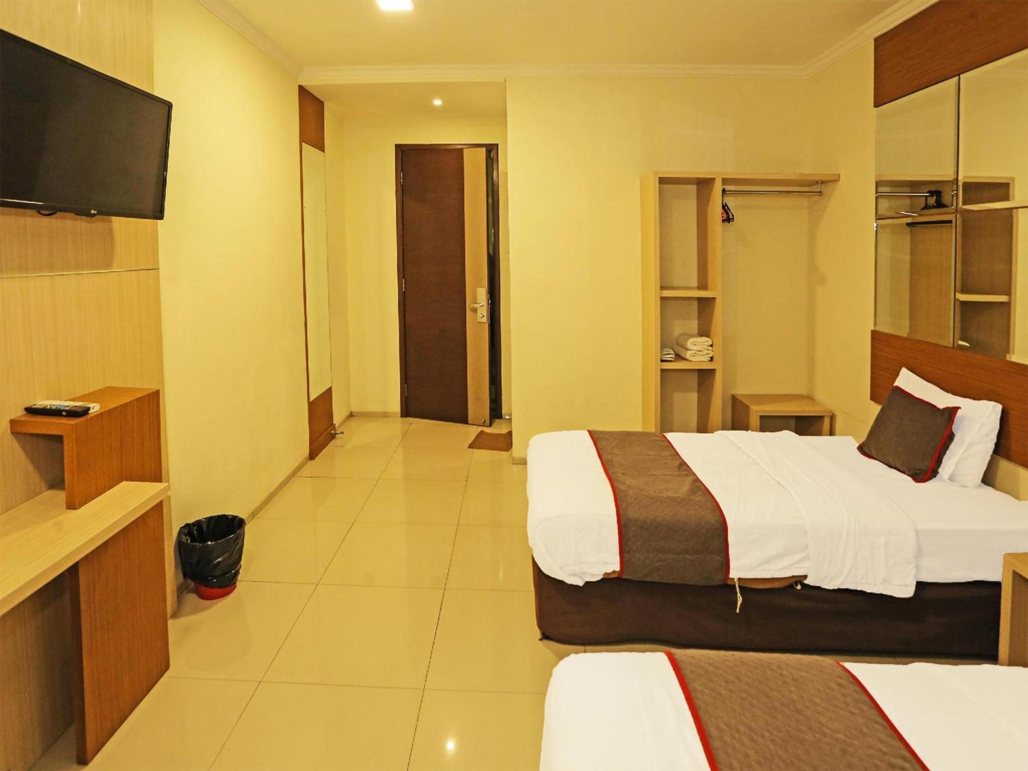 Super Oyo Townhouse Oak Fiducia 3*